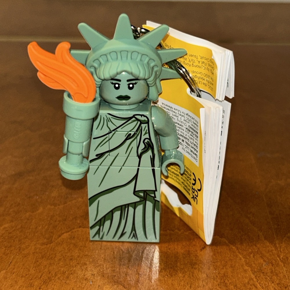 LEGO Iconic Statue of Liberty Minifigure Keyring Light E4